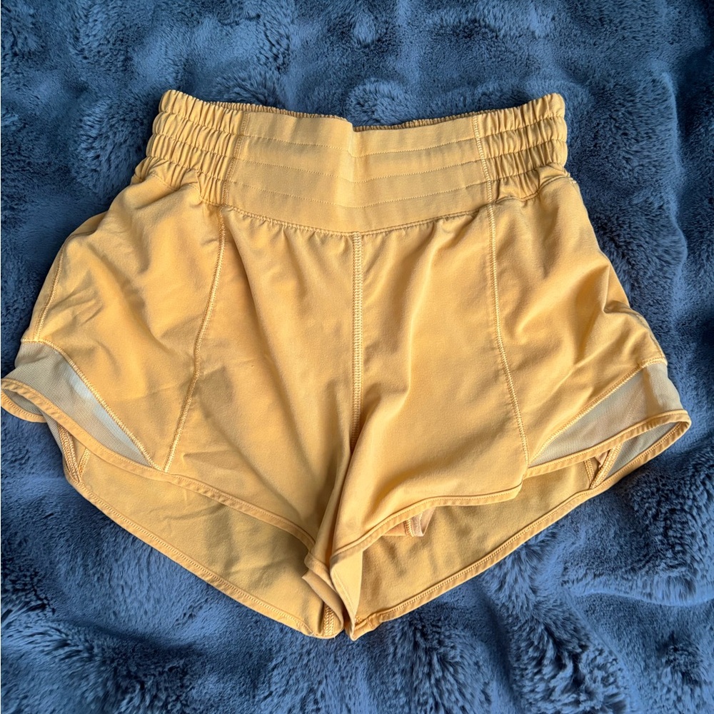 Lululemon Hotty Hot HR Short 2.5” Lined